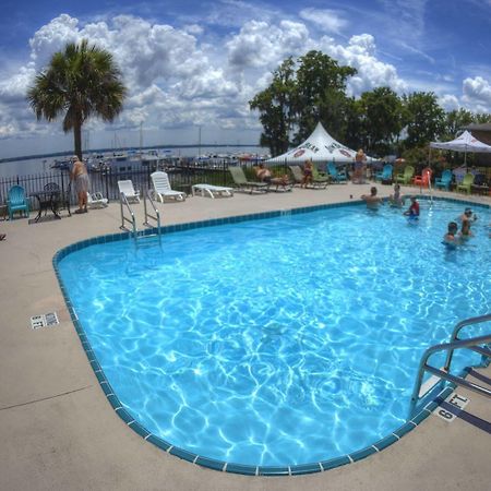 Crystal Cove Riverfront Resort Palatka Exterior foto