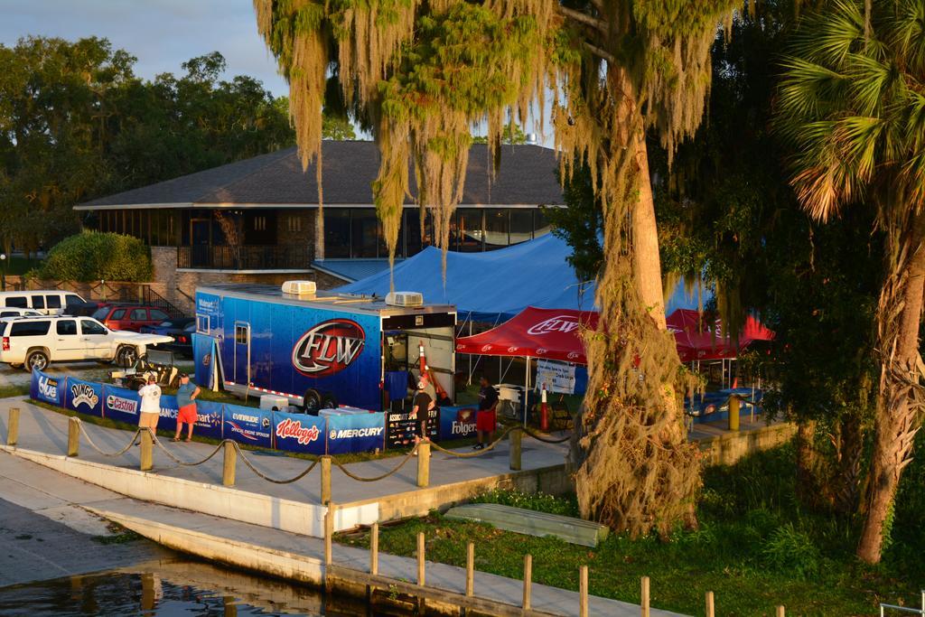 Crystal Cove Riverfront Resort Palatka Exterior foto